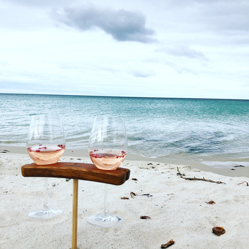 Beach wine glass holder