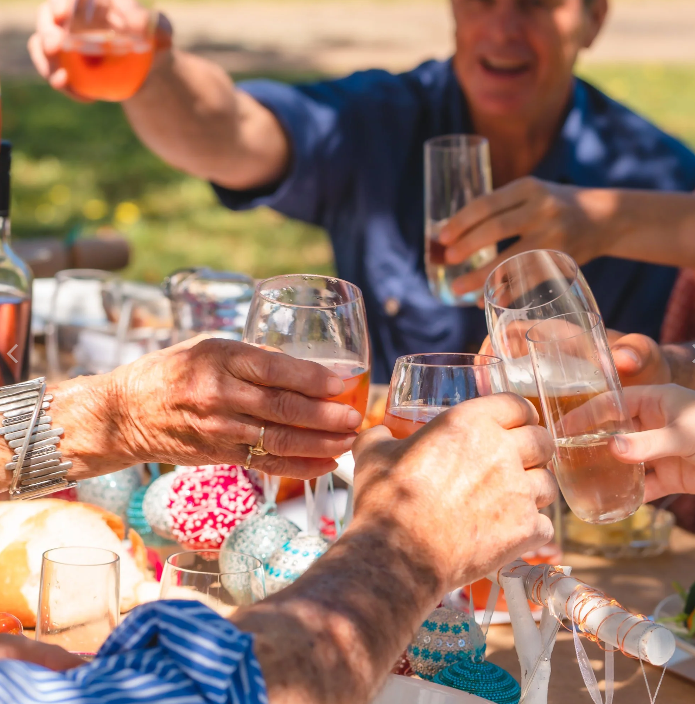 Rowdy Crowd Beach Glasses Family 8 pack