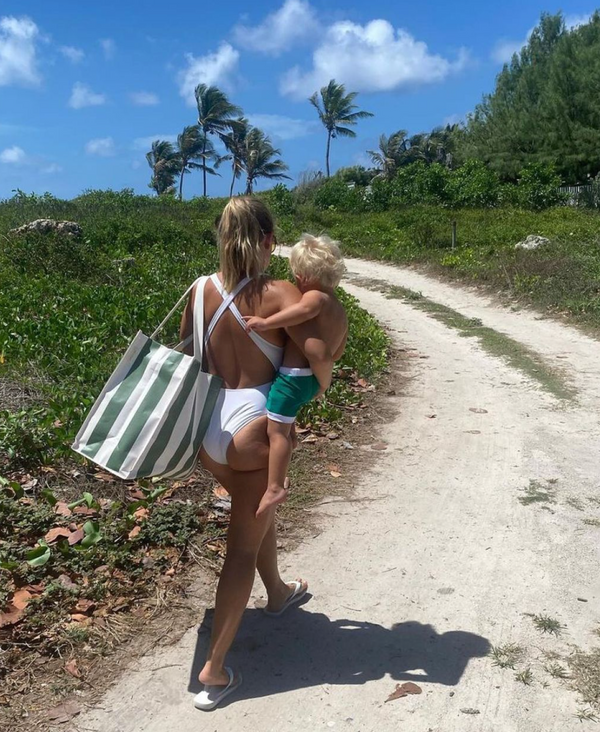 SunnyLife Carry All Beach Bag- Vacay Olive Stripe