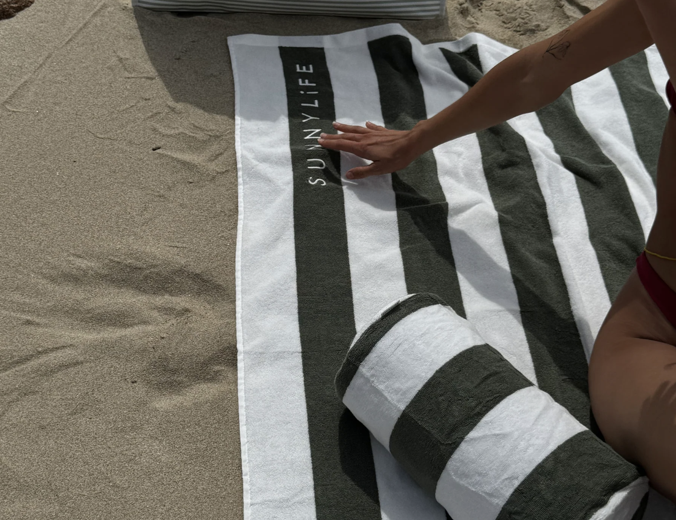 SunnyLife Inflatable Beach Pillow - Vacay Olive