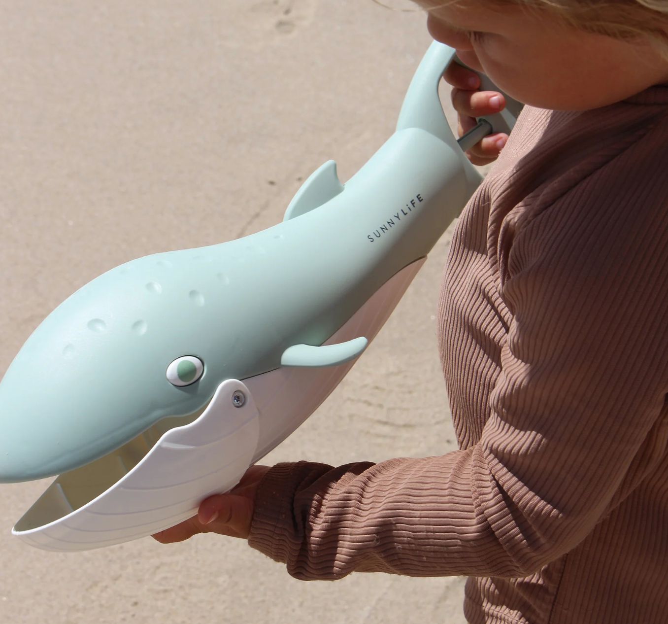 SunnyLife Sand Claws- Whale Green