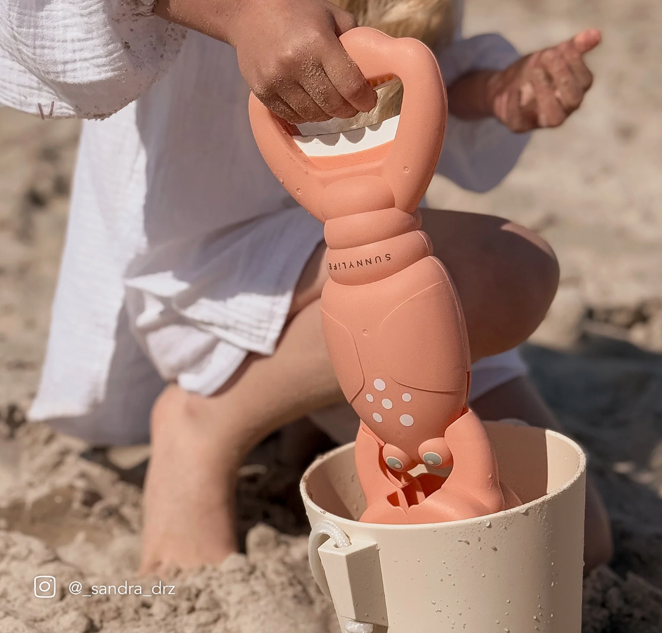 SunnyLife Silicone Bucket & Spade Set - Apple Sorbet