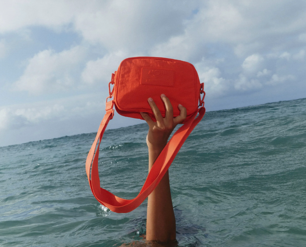 Aloha Collection Monochrome Le Tour - Red Haute