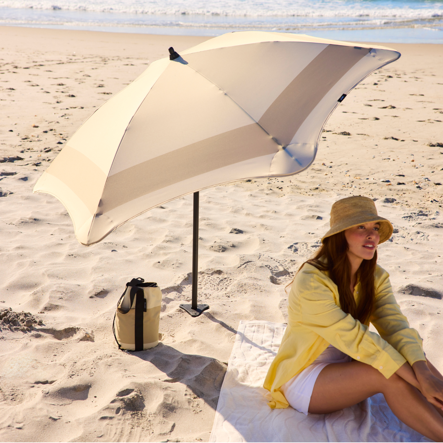 BLUNT Beach Umbrella -Sand