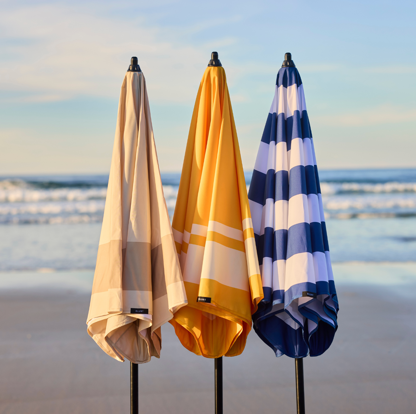 BLUNT Beach Umbrella -Sand