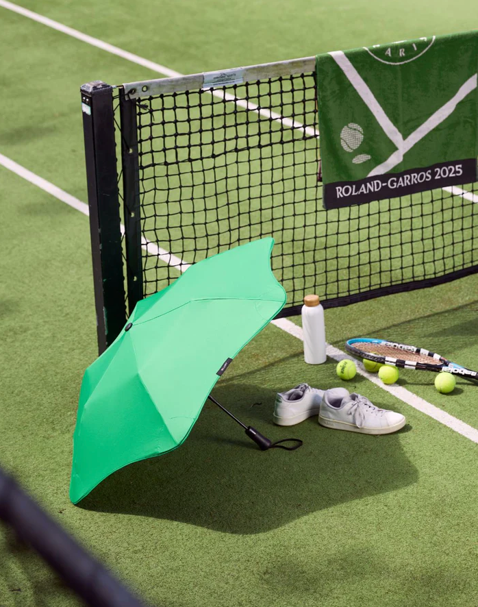 BLUNT Metro UV Coastal Umbrella-Lawn Green