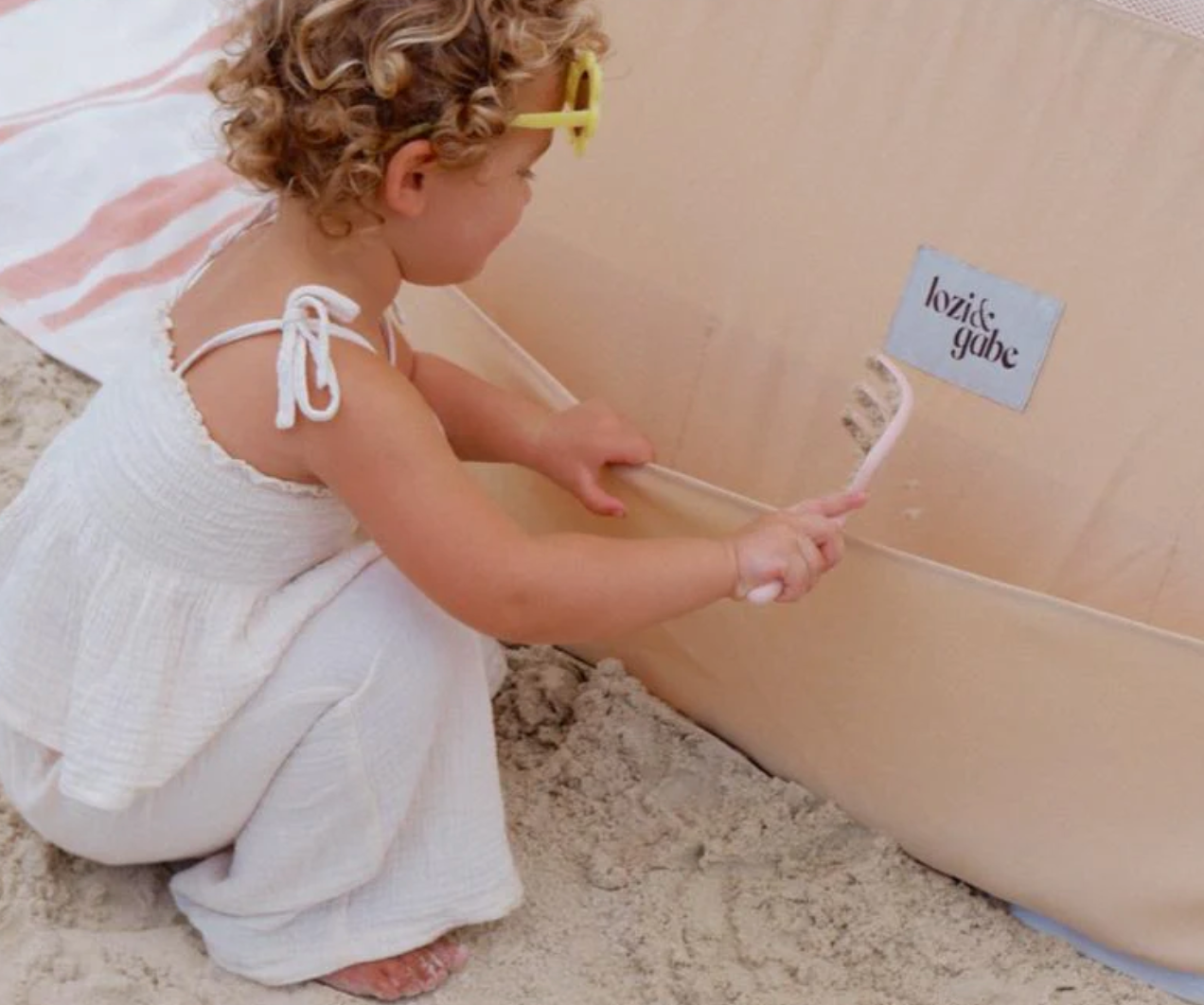 Lozi & Gabe Pop-up Beach Shelter- Sand