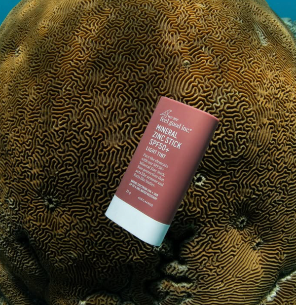 WeAreFeelGood Sticky Zinc Stick SPF50+  - Light