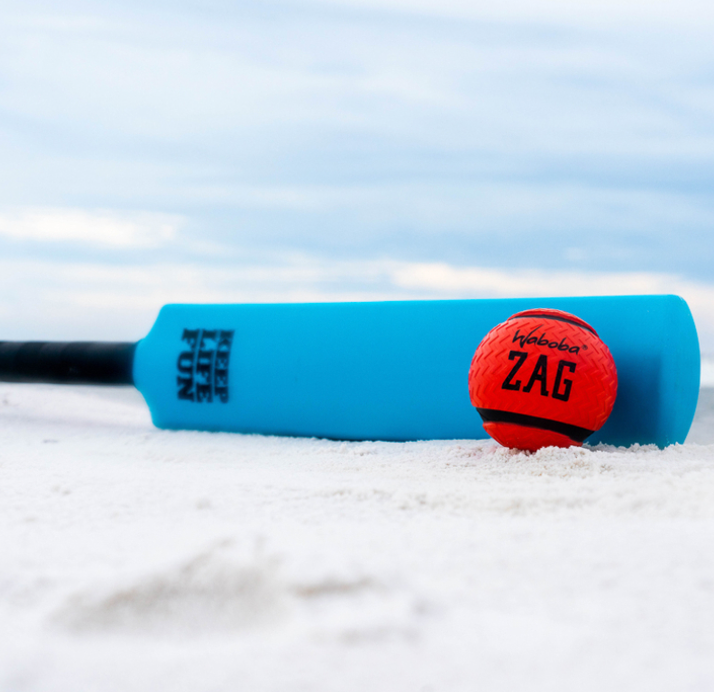 Waboba Water Beach Cricket - Blue Bat & Random selection Ball colour